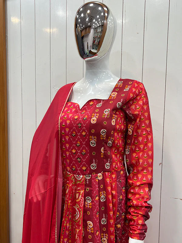 Magenta Red Anarkali Gown With Dupatta Set - Image 11
